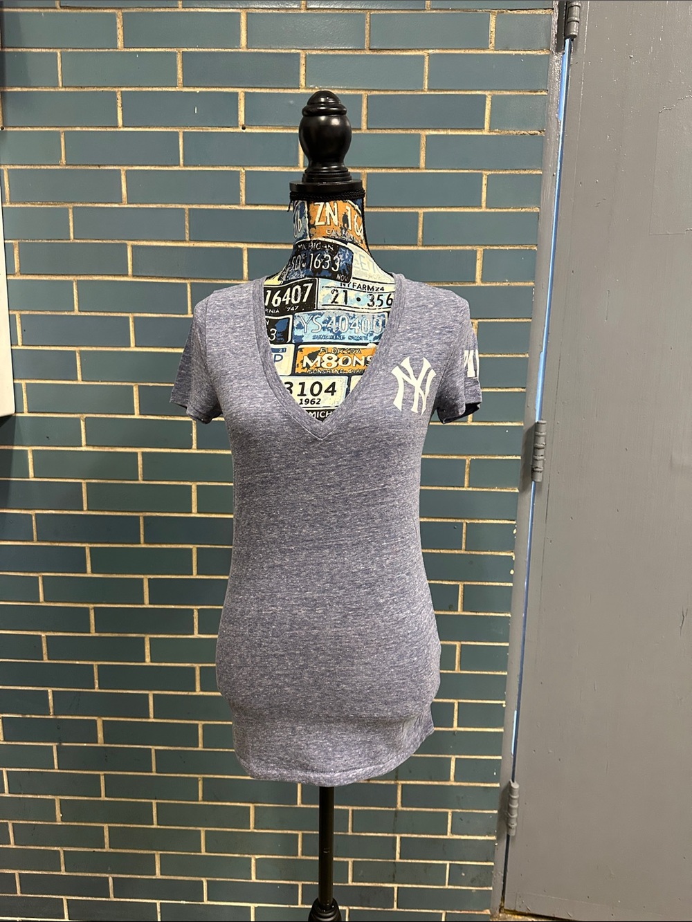 PINK Victoria's Secret Heathered Gray/Blue V-Neck Tee with NY Logo
